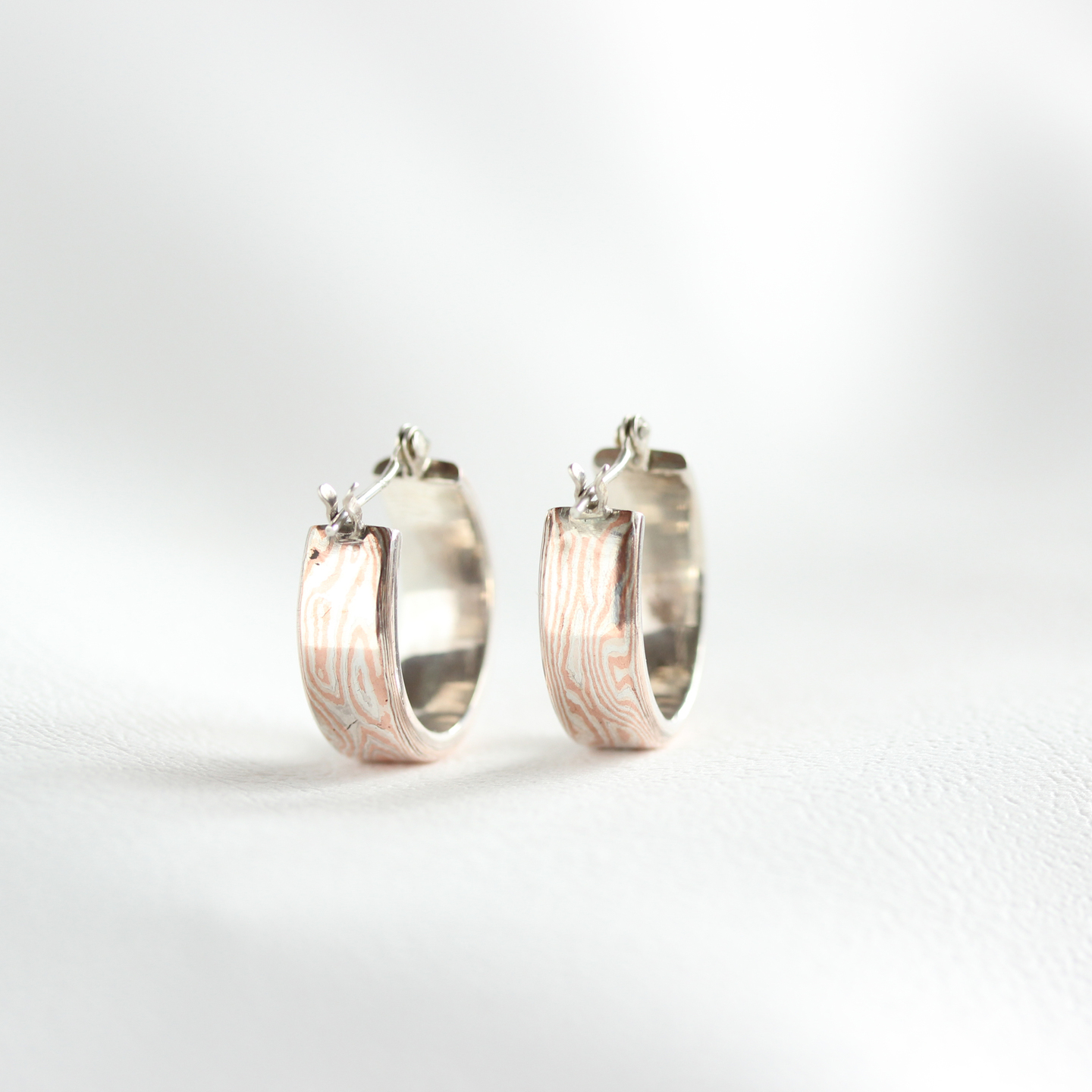 杢目がねピアス